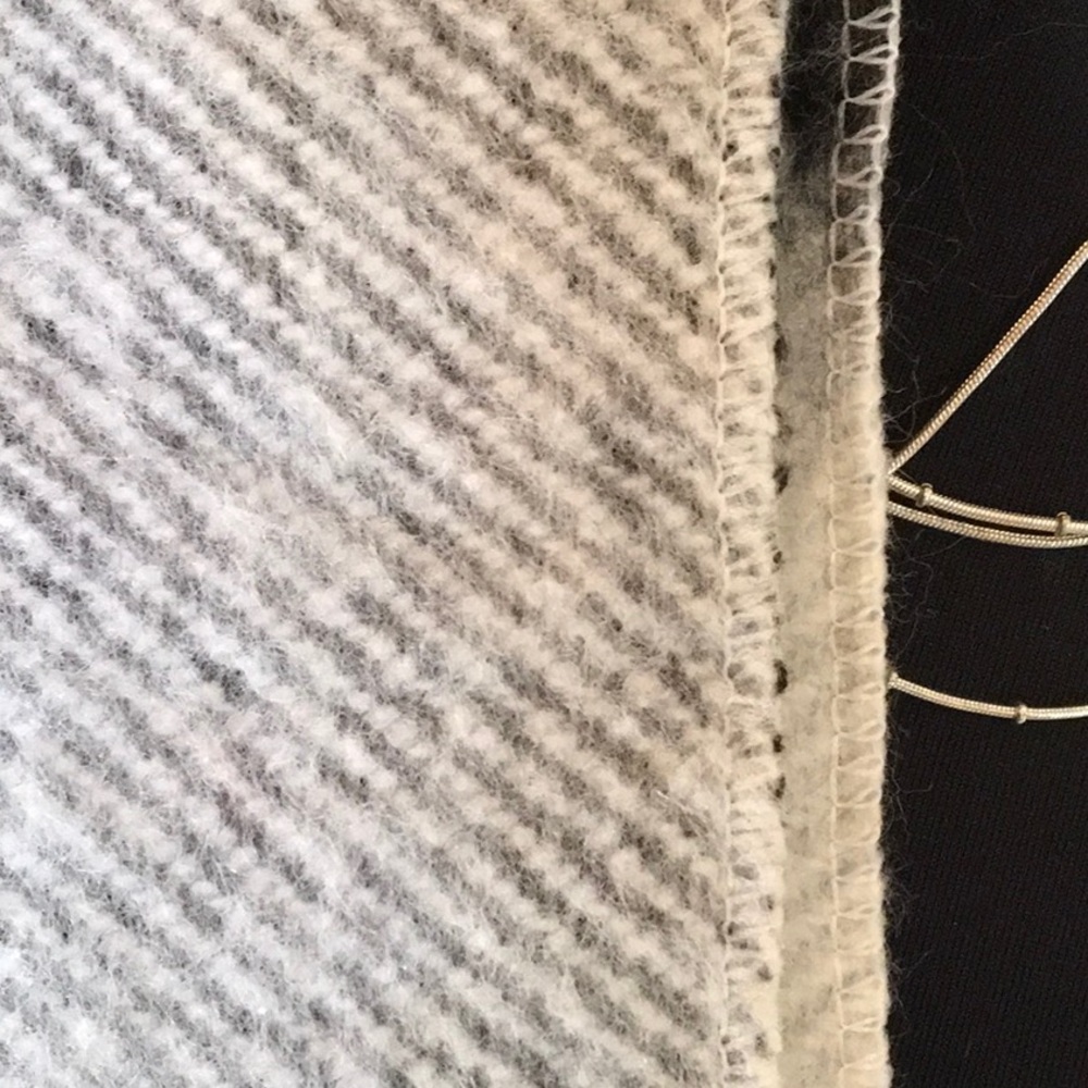 Alpaca Black/Cream Reversible Scarf 76x6 - Picture 7 of 8